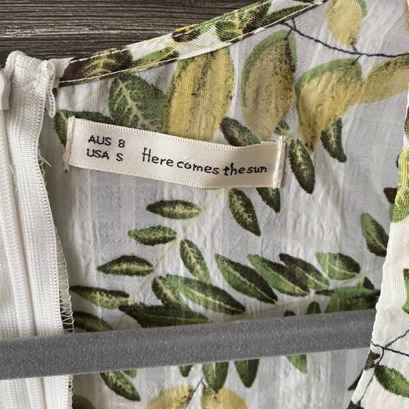 NWT Hello Molly wrap dress - Picture 2 of 6